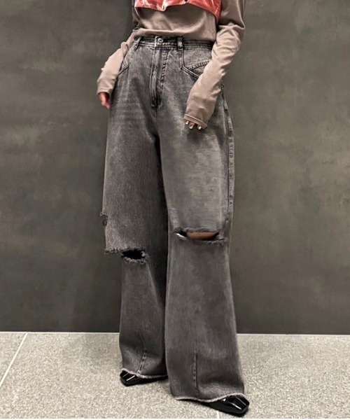 Ameri（アメリ）の「HEART PATCH DAMAGE DENIM PANTS（デニムパンツ