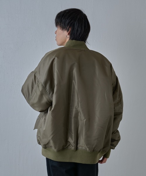 COLONY 2139（コロニートゥーワンスリーナイン）の「ダブルジップ中綿