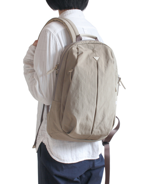 SAZABY（サザビー）の「【PLUS LINE】USR-02/リュック ROUND DAYPACK S
