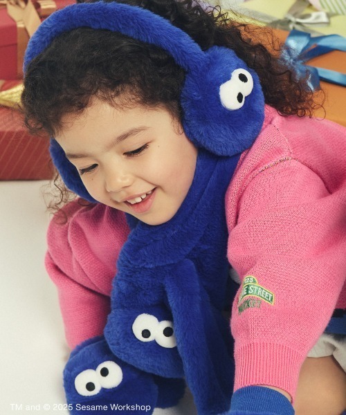 OUR KIND OF HOLIDAY】【KIDS】フェイスモチーフ イヤーマフ