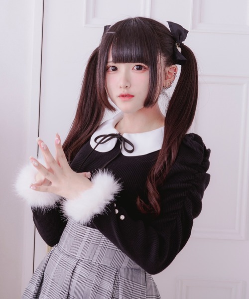 Pal elfy（パルエルフィー）の「ファー付きリボン袖コンシャスプル