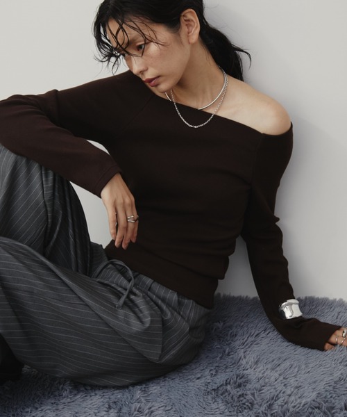 カップ付きオフショルリブトップス/カットソー（Tシャツ/カットソー