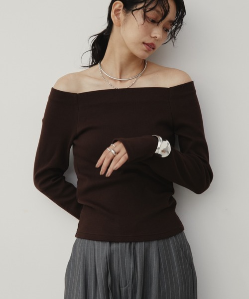 カップ付きオフショルリブトップス/カットソー（Tシャツ/カットソー