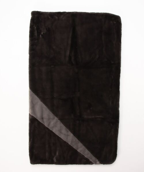 NIKE（ナイキ）の「NIKE WMNS NSW FAUX FUR BLANKET KRMG DO3793-220