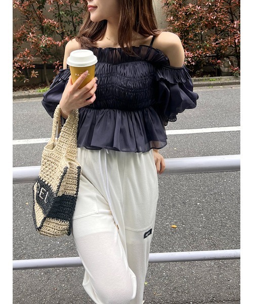 SNIDEL（スナイデル）の「Sustainableギャザーオフショルブラウス