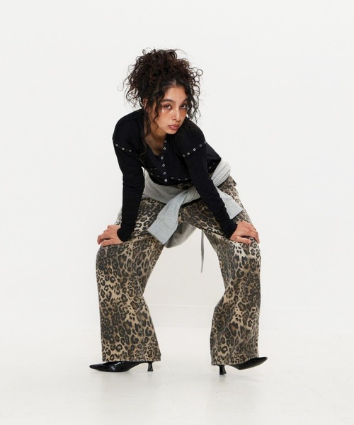 BEEDEN（ビーデン）の「LEOPARD PRINT WIDE STRAIGHT PANTS（その他