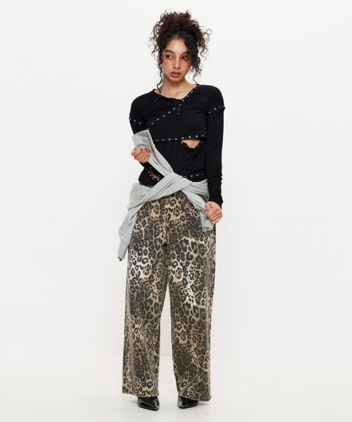 BEEDEN（ビーデン）の「LEOPARD PRINT WIDE STRAIGHT PANTS（その他