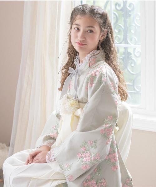 Catherine Cottage（キャサリンコテージ）の「花刺繍チュールレース袴