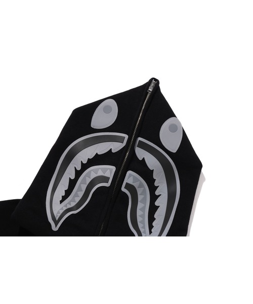 A BATHING APE（アベイシングエイプ）の「ONE POINT APE HEAD SHARK