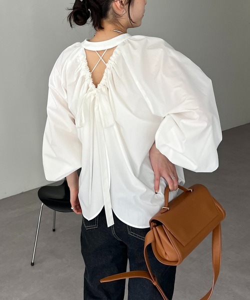 CAPRICIEUX LE'MAGE（カプリシューレマージュ）の「バックリボンシャツ