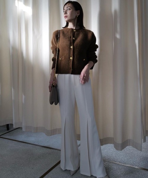 anuans（アニュアンス）の「ラクーンブレンドノーカラーニット