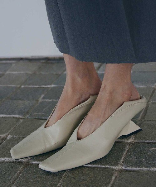 CONSTRUCTIVE HEEL BABOUCHE（パンプス）｜Ameri（アメリ）の