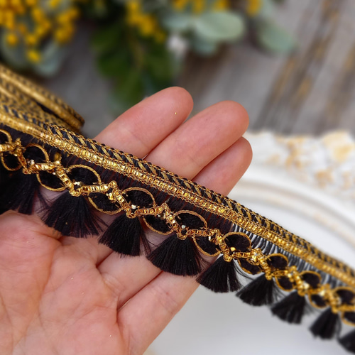 インド刺繍リボンno.131 (25cm・タッセル風ブレード・黒&ゴールド