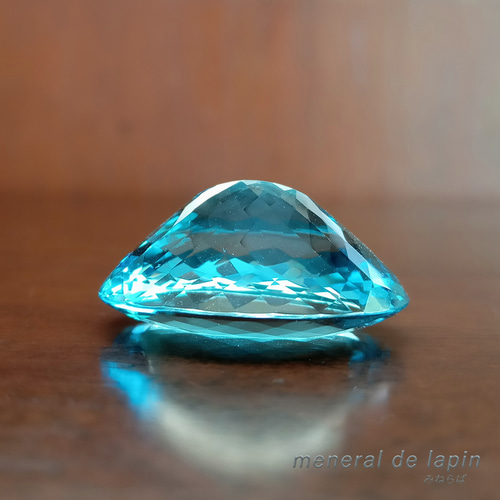 ブルートパーズ ルース 48.47カラット 大きなルース 天然石 mineral de