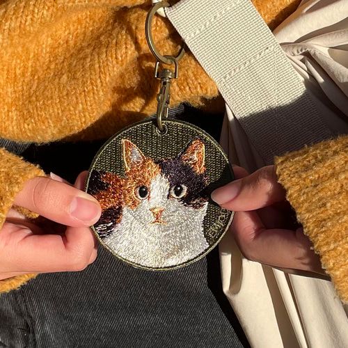ミケネコ キーホルダー 猫 刺繍 ネコ 三毛猫 チャーム ペット 動物