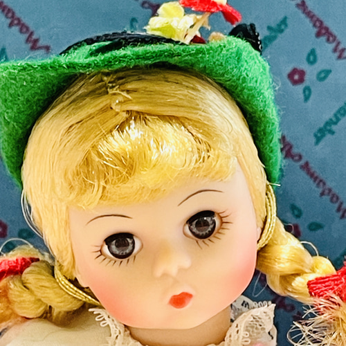 Madame Alexander】マダムアレクサンダードール SWITZERLAND