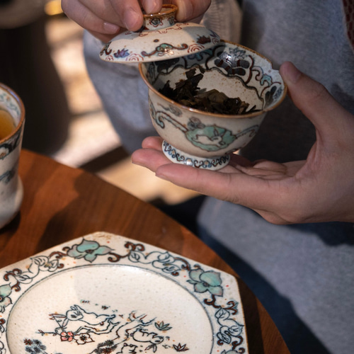 詩瓷集 手作り磁器 中国唐風茶器セット 青花・古彩 敦煌三生兎文蓋碗