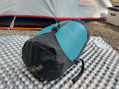 モンベル コンプレッションキャップSで#3化繊寝袋を圧縮する – CampGARAGE