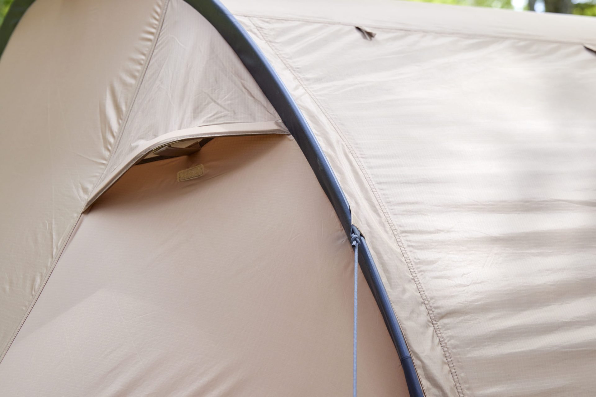 ビジョンピークスからソロ向け2ルームテント「ツインアーチソロテント