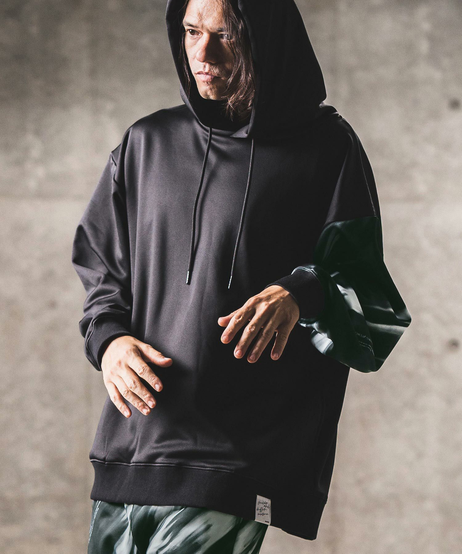 60%OFF【GLIMCLAP(グリムクラップ)】One arm patterned design hooded