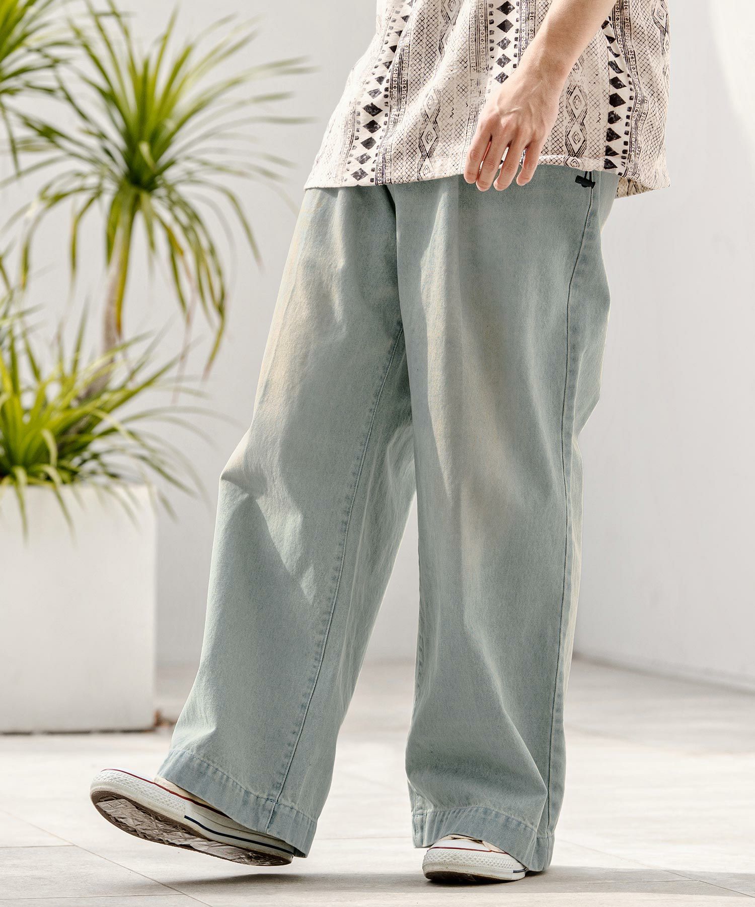 CAMBIO(カンビオ)】【予約販売3月上旬～中旬入荷】泥加工デニム1タック