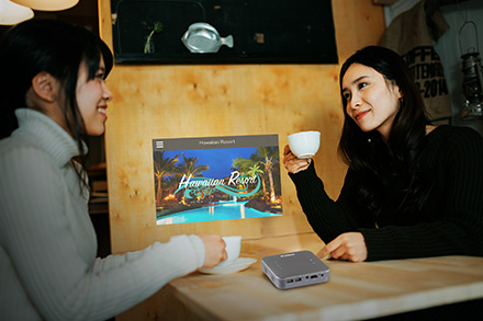 利用シーン｜ミニプロジェクター c-13w｜オフィス機器｜法人｜キヤノン