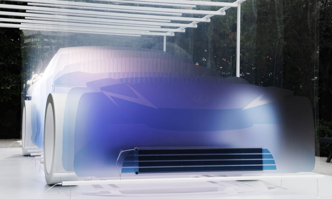 次世代バッテリーEVコンセプト「LF-ZC」を太陽電池で大胆な