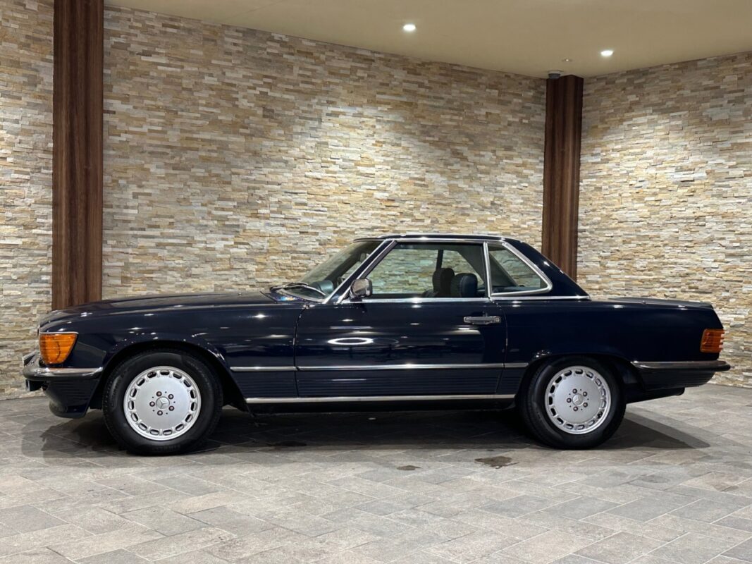 メルセデス・ベンツ560SL | カーコンセントコスト