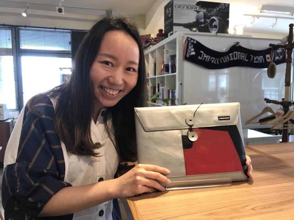 FREITAG（フライターグ）】MacBookをオシャレに収納！世界で一つだけの