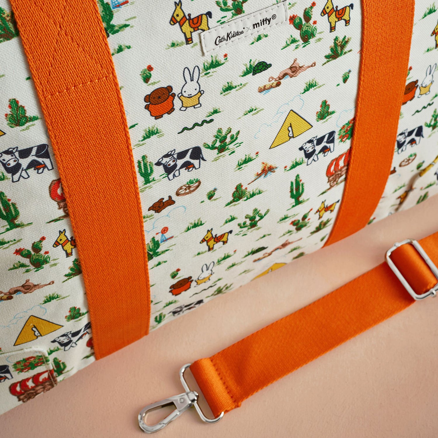 ミッフィー オーバーナイトバッグ Miffy Rodeo | Cath Kidston 日本