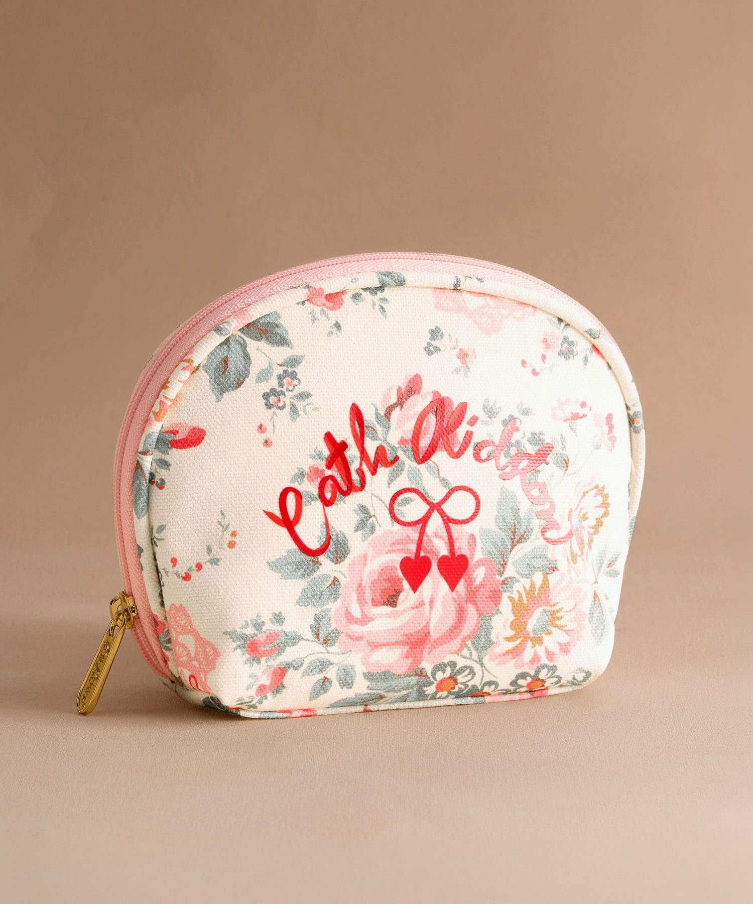 ハーフムーン ポーチ Hackney Rose | Cath Kidston 日本公式オンライン