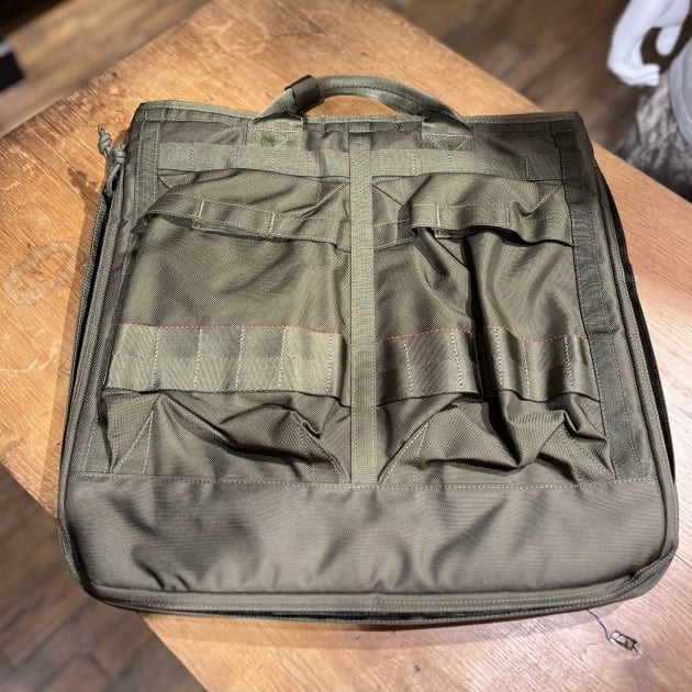 中もお見せしちゃいます！【BRIEFING COCKPIT BAG】｜ビームス 銀座｜BEAMS