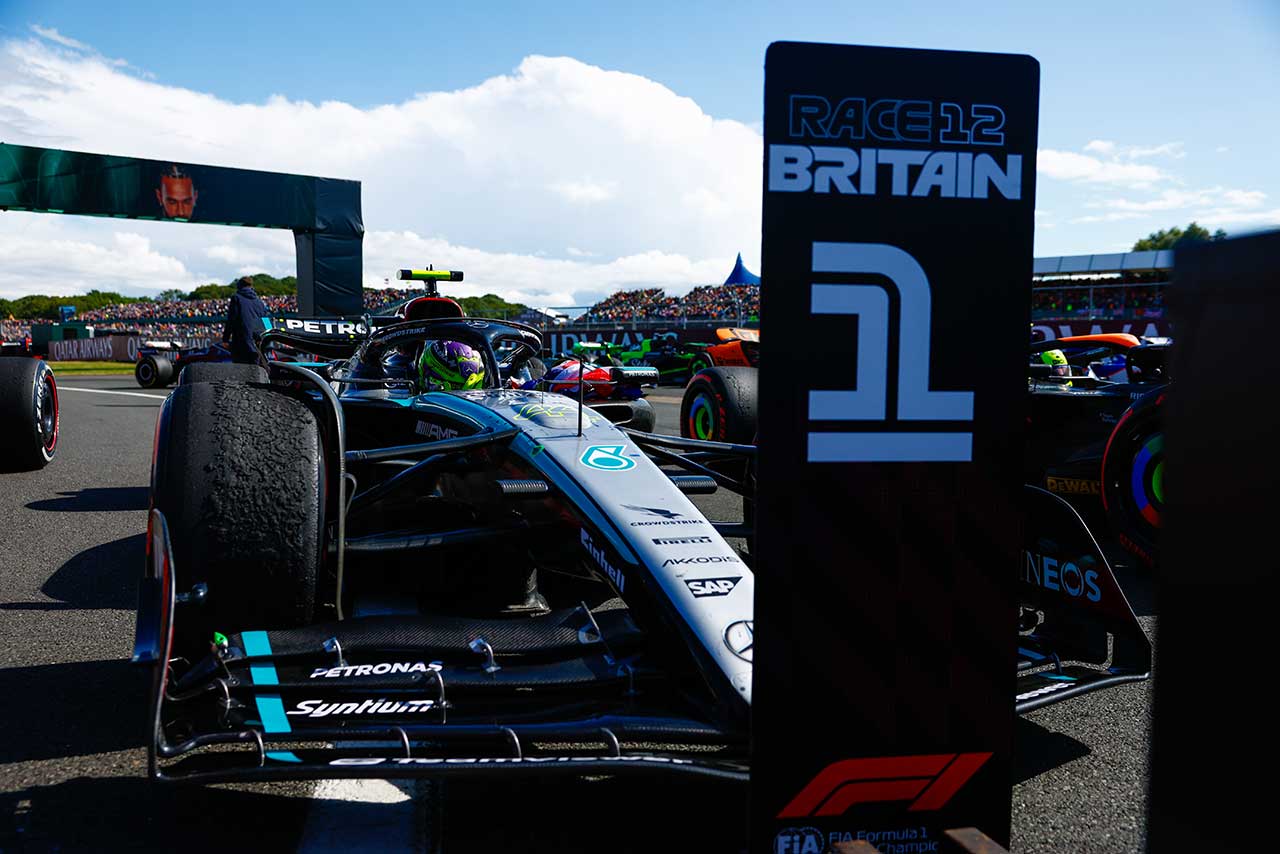 メルセデスF1、2025年のドライバー選択に“パフォーマンス復調”は関係