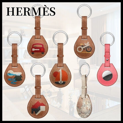 プレゼントにおすすめ】 HERMES 《Apple AirTag》キーホルダー (HERMES