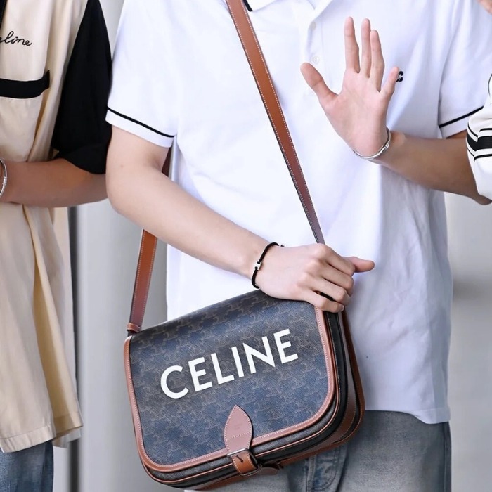 ☆Celine☆メッセンジャー フォルコ カメラバッグ (CELINE/ショルダー