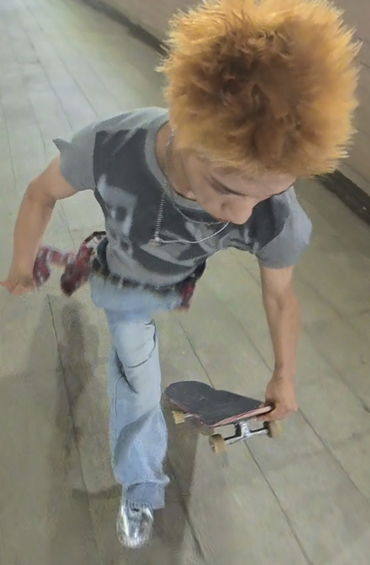 GGUM X DEINET】DENIM PANTS IN BLUE ☆TXT ヨンジュン コラボ (DEINET