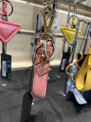 ピンク系 PRADA(プラダ) キーホルダー・キーリング(レディース) - 海外