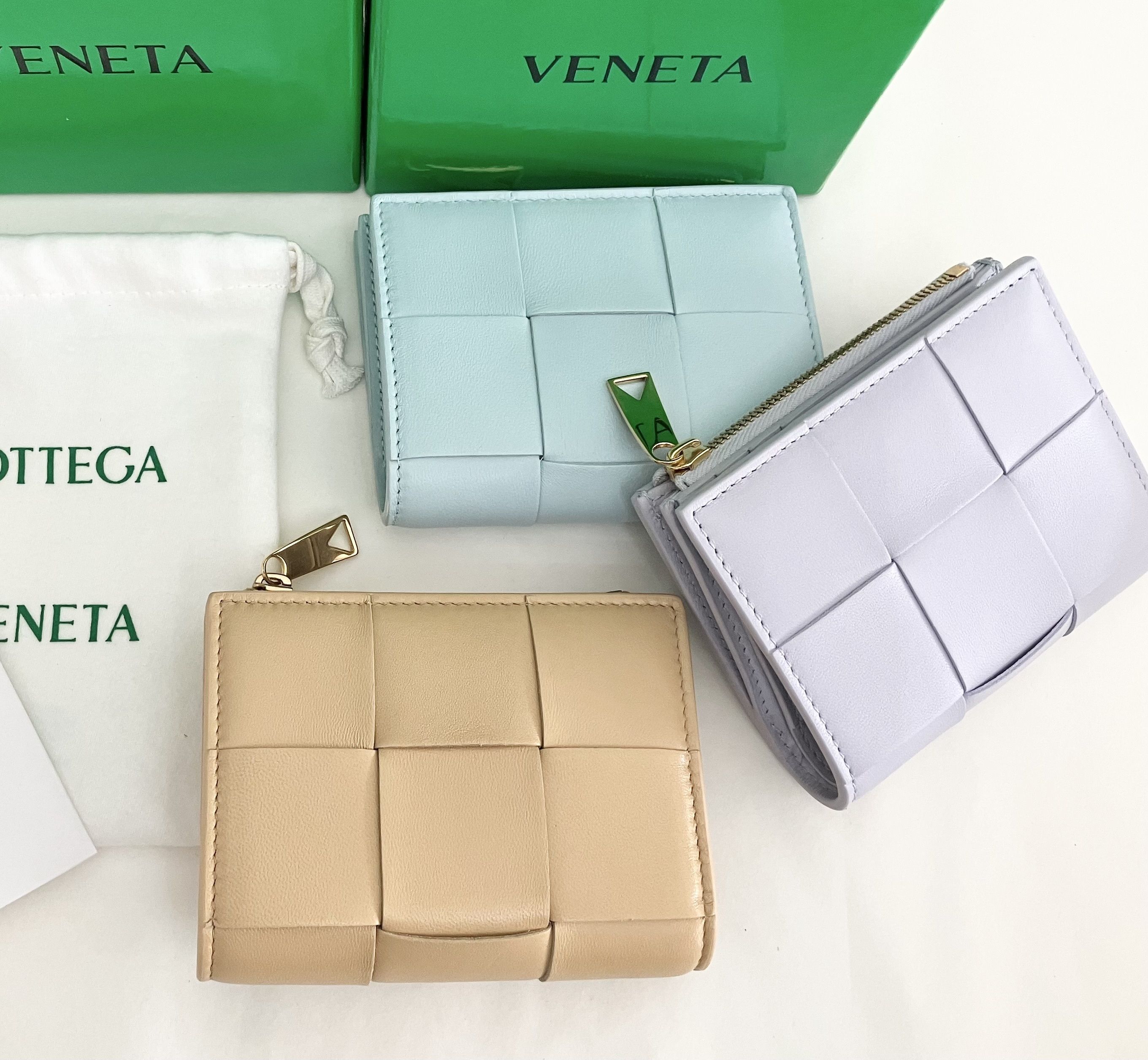 BOTTEGA VENETA(ボッテガヴェネタ)の人気財布「カセット」まとめ！SALE