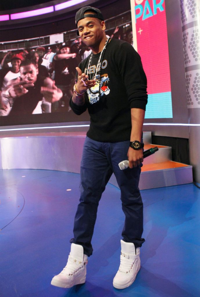 安心の国内発送□SALEジバンシィGIVENCHYハイカットスニーカー