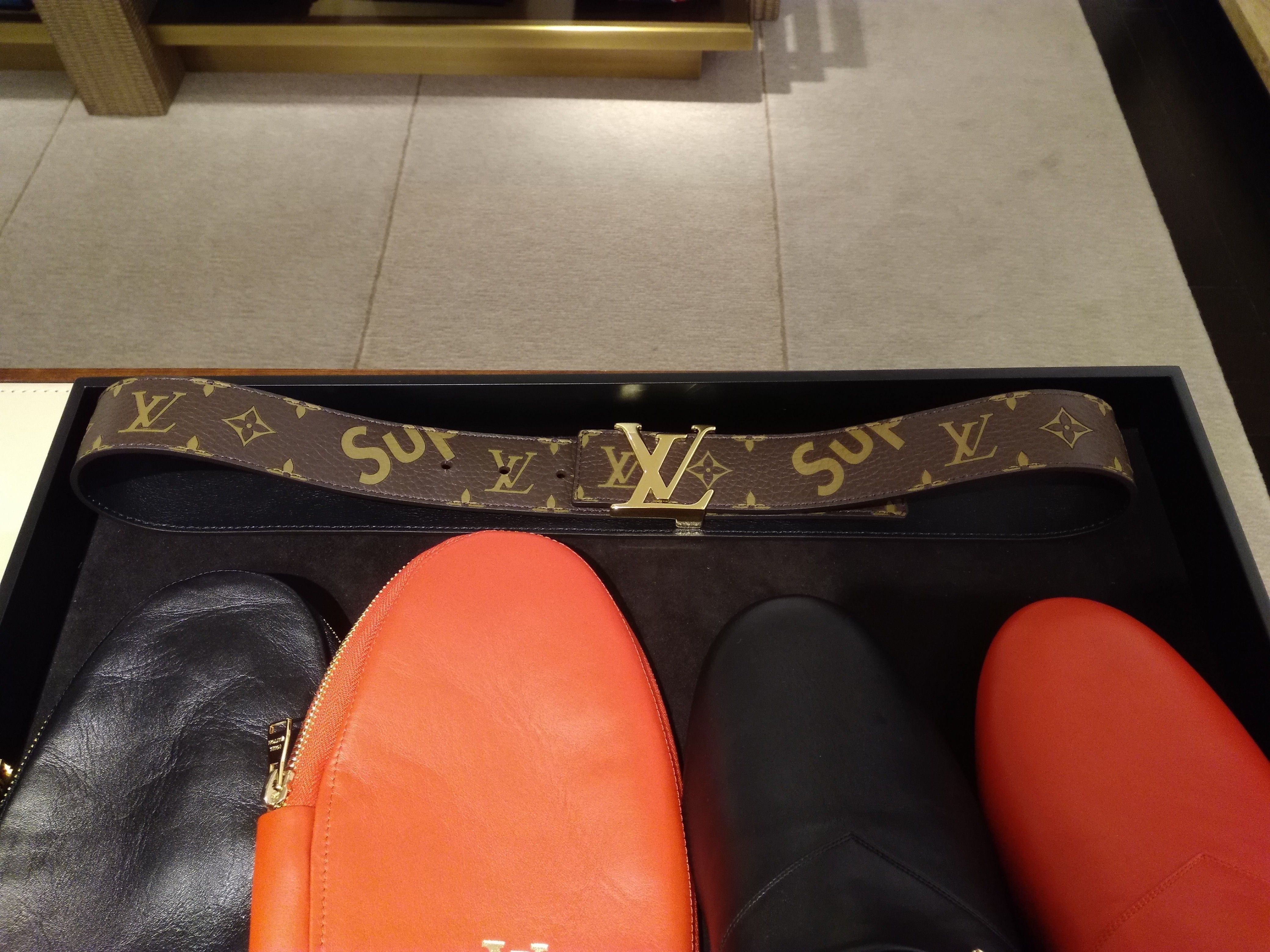 在庫ありsupremeシュプリームベルトLouis Vuittonルイヴィトン (Louis