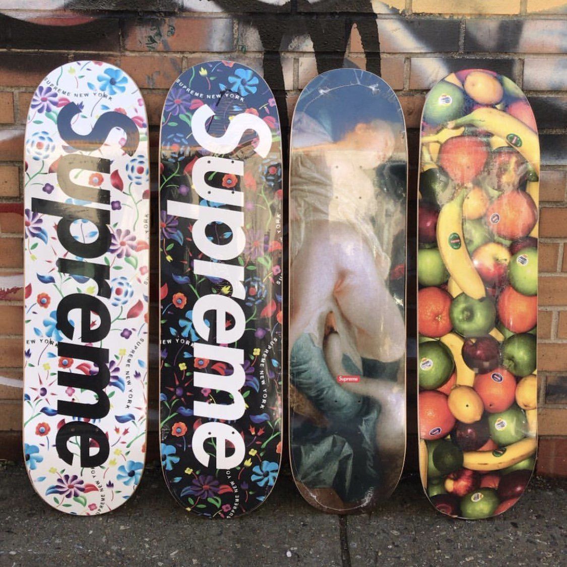 SS19 Supreme Airbrushed Floral Skateboard - スケボー デッキ