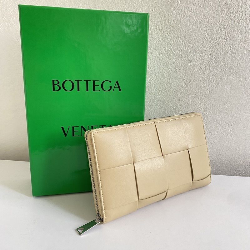 極美品×希少色】ボッテガヴェネタ BOTTEGAVENETA 長財布 ラウンド