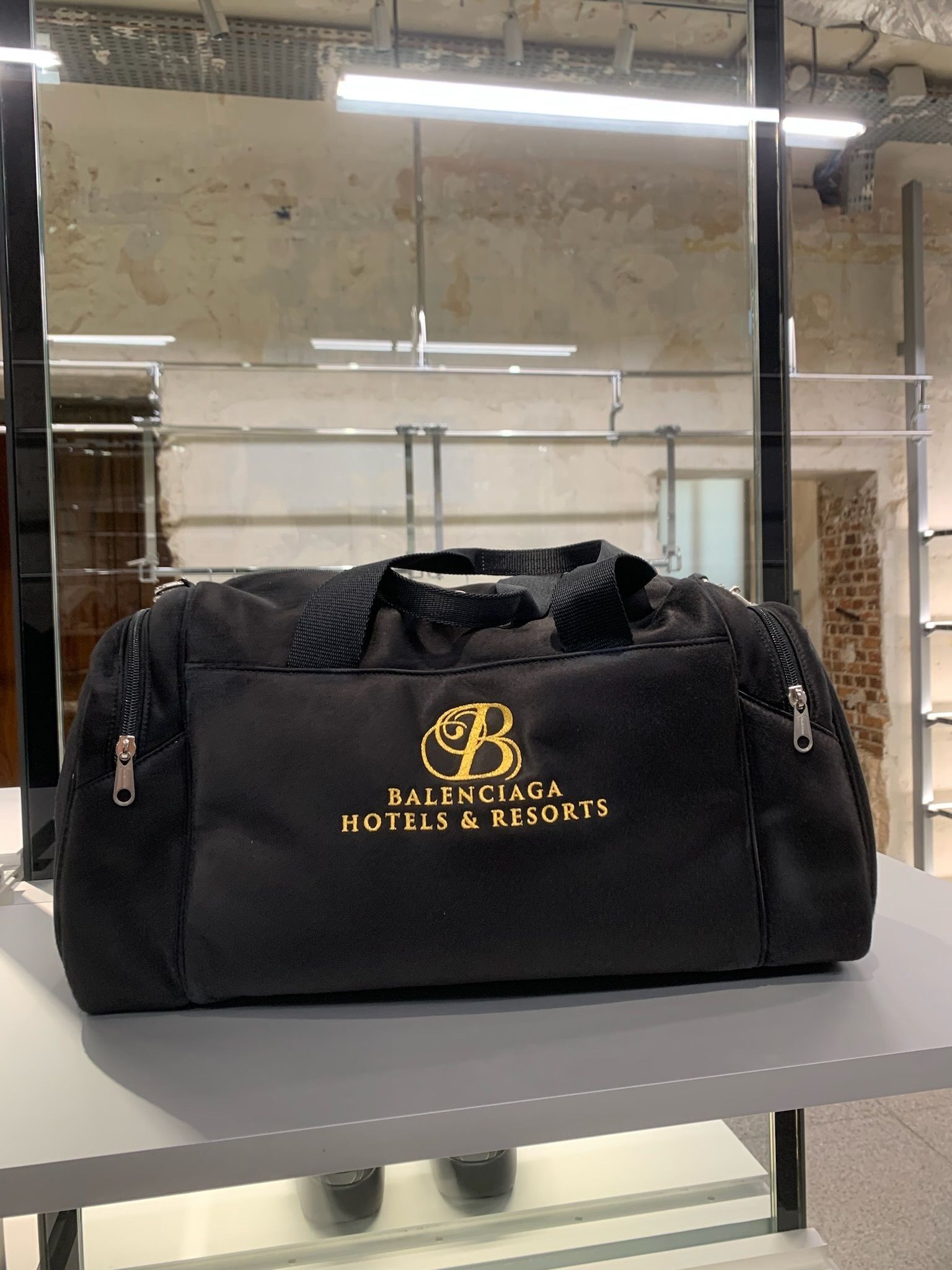 BALENCIAGA】HOTEL & RESORT ジムバッグ ロゴ ボストンバッグ