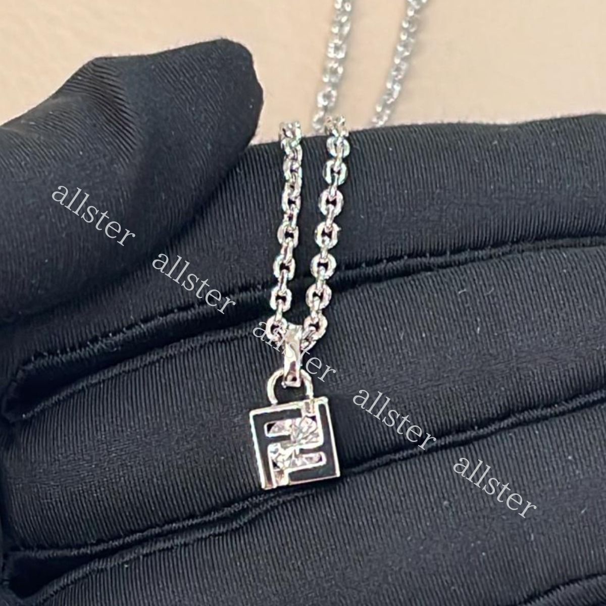 FENDI】フェンディ FFネックレス チェーン ラッピング (FENDI