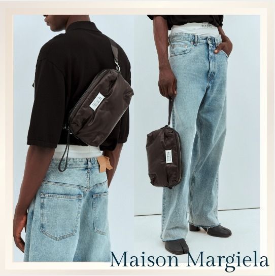 トレンドカラー《Maison Margiela》グラムスラムカメラバッグ (Maison