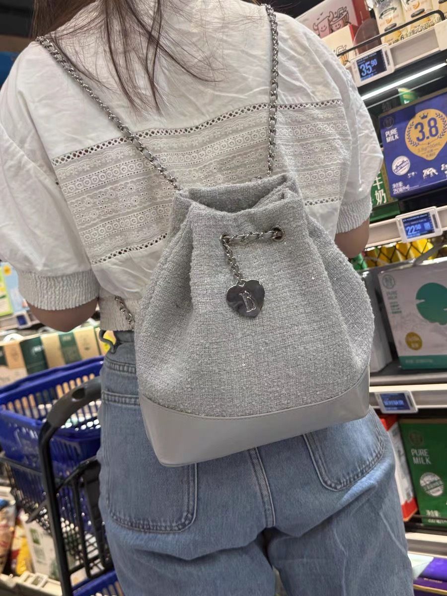 The Barnnet Tweed Drawstring Chain Backpack バーネット 2025 (The