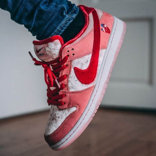 Nike SB Dunk Low StrangeLove ナイキ ダンク ストレンジラブ (Nike