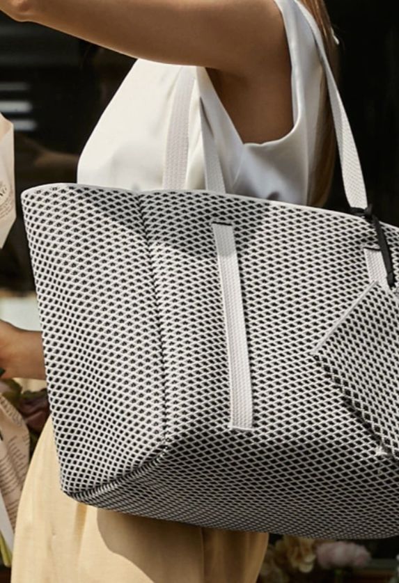 新品未使用最大値引きVIVAIA JAPAN 15Lバッグ ジグザグマザーズバッ