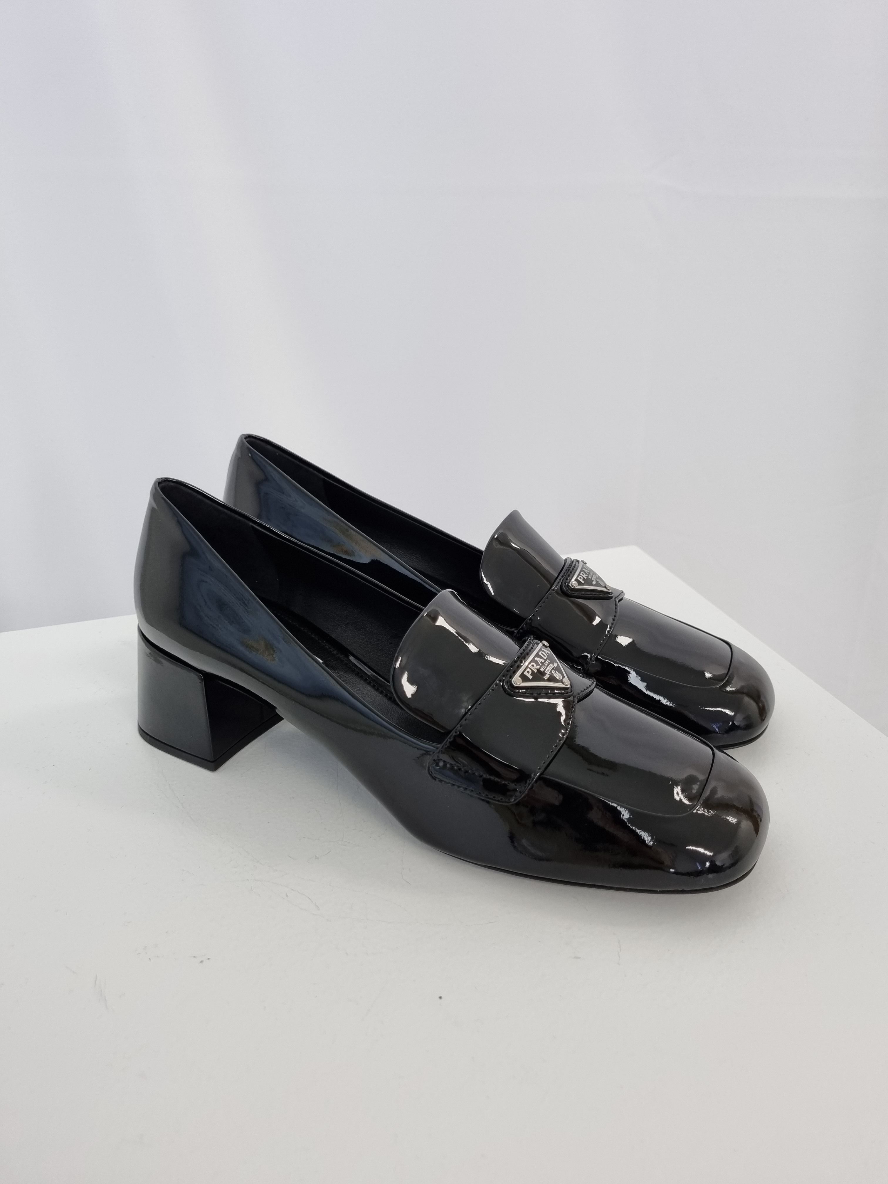 ☆関税込☆PRADA☆プラダ ロゴ チャンキーヒール ローファー☆ (PRADA