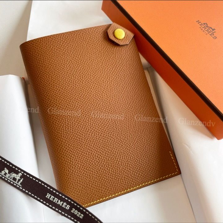 ☆超希少☆【HERMES】《Tarmac Dot》パスポートホルダー (HERMES